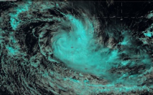03UTC: TC SAVANNAH(19S) is weakening over the open waters of the South Indian Ocean