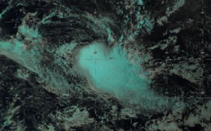 09UTC: South Indian: TC SAVANNAH(19S): flaring convection, slow-moving system