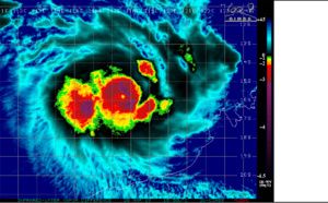 15UTC: SOUTH INDIAN: TC VERONICA(21S) intensifying rapidly next 48hours north-west of Western Australia