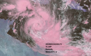 03UTC: TREVOR(20P): expected to intensify very rapidly next 48hours over the Gulf of Carpentaria