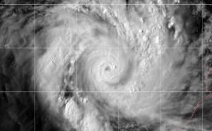 09UTC: South Indian: VERONICA(21S) category 4 US, may intensify to Super Cyclone intensity within 24hours