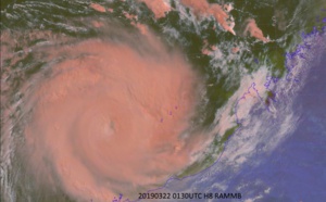 03UTC: VERONICA(21S) category 3 US, may re-intensify while slowly approaching the Pilbara coast of Western Australia