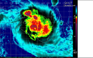 15UTC: TREVOR(20P) is set to make landfall as at least a category 3 US  north-east of BORROLOOLA shortly after 12hours.