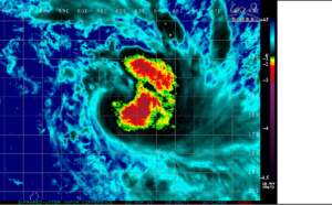 15UTC: JOANINHA(22S) slow-moving, set to intensify significantly next 48hours