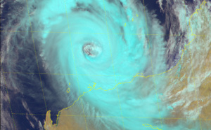 03UTC: VERONICA(21S) gradually approaching Port Hedland as a category 1 US.