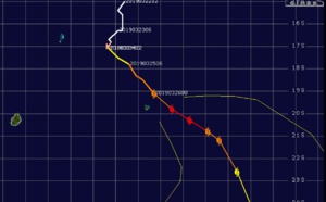 03UTC: JOANINHA(22S) top category 3 US tracking about 60/70km to the north-east of Rodrigues within the next 3/6hours