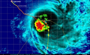 15UTC: JOANINHA(22S) still top category 3 US forecast to weaken slowly next 24hours