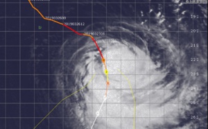 21UTC: JOANINHA(22S) category 3 US is weakening rapidly