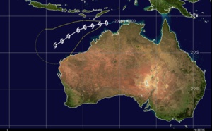 15UTC: TC 23S is still fighting wind shear and has remained poorly organized so far