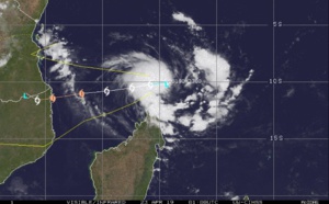03UTC: TC 24S has formed, forecast to intensify and reach category 1 US in 48hours