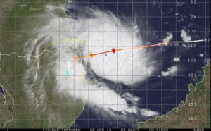 03UTC: TC KENNETH(24S) powerful and compact cateogry 4 US, forecast to weaken slightly,landfall before 24h near Quiterajo/Mozambique
