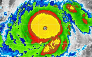 Super Cyclone FANI(01B), almost category 5 US, very dangerous cyclone, landfall near PURI shortly after 12h(VIDEO)