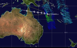 Coral Sea: Cyclone ANN(27P) has probably peaked ( 130km/h gusts) , landfall forecast over Cape York shortly before 48hours