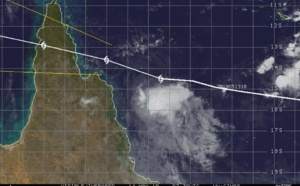 Coral Sea: Cyclone ANN(27P) forecast landfall near Coen shortly after 12hours as a 35knots TC