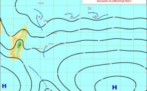 REUNION: dimanche calme, les alizés avec fortes rafales et vagues de 4mètres et plus reviennent à partir de lundi 