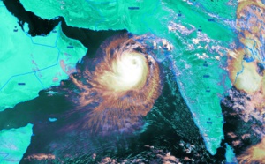 [Océan Indien] le cyclone VAYU a encore plutôt fière allure pour le moment