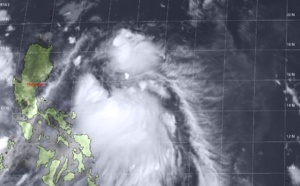 TS 04W has been struggling to intensify