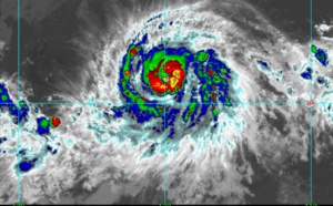 Hurricane BARBARA(02E) is now sporting an eye and should be intensifying rapidly next 36hours
