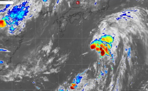 TS 07W is now analysed as a minimal tropical storm but not expected to intensify significantly