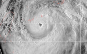Super Typhoon Lekima(10W): direct hit to the Yaeyama. Krosa(11W) peaking as a category 3