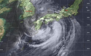 TS Krosa is forecast to begin extratropical transition in 24h over the Sea of Japan