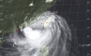 TS Bailu tracking 45km to Penghu, landfall in China in approx 6h