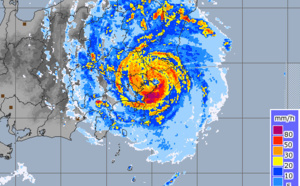 Typhon FAXAI has made landfall over Honshu. Back over open seas within 6h.