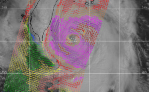Typhoon Mitag(cat 1) is tracking between Eastern Taiwan and Ishigakijima
