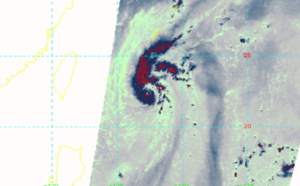 Typhoon Neoguri(21W) strong cat 2 has peaked. Bualoi(22W) gradually intensifying