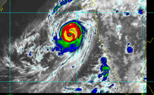 Cyclone Kyarr(04A) undergoing rapid intensification, reaching category 4 very soon