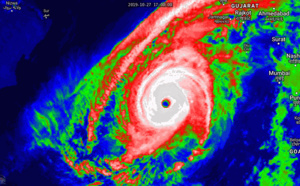 Kyarr(04A) still a Super Cyclone, models in better agreement