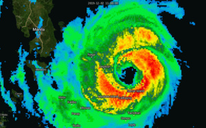 Powerful Typhoon Kammuri(29W), cat 4: tracking over Legazpi at 02/16UTC