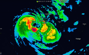 04P( Sarai) tracking apprx 200km South of Suva/Fiji and intensifying