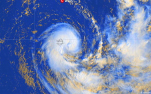 05S(CALVINIA) intensifying close to Mauritius/ 04P(SARAI): slowly weakening west of Tonga