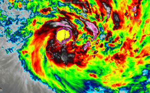 TC 08P(TINO), extremely intense convection, tracking less than 100km to Lambasa/Fiji