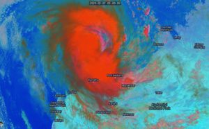 TC 14S(DAMIEN) now CAT 1 US, intensifying and bearing down on Karratha/Western Australia