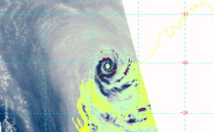 TC 14S(DAMIEN) strong CAT 2 US, landfall near Karratha, top reported gust: 195km/h