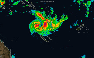 South Pacific: TC 15P(UESI) undergoing rapid intensification, update at 09/21UTC