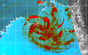 TC 20S(FERDINAND): CAT 1 US weakening rapidly. 19P(ESTHER): Tropical Cyclone Formation Alert