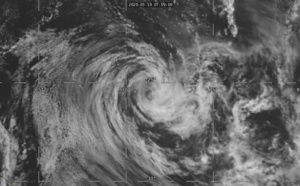 TC 22S(HEROLD): still assessed as a 40knots cyclone at 19/06UTC