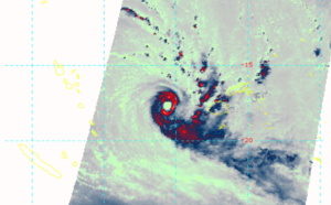 Intense Cyclone 25P(HAROLD) rapidly approaching Fiji