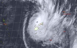 Le Super Cyclone YASA aux îles Fidji: état de désastre décrété pour 1 mois