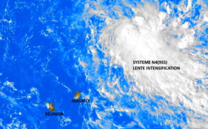 La Zone Perturbée à 830km de MAURICE ce Mardi à 16heures