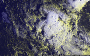 Invest 95S: Tropical Cyclone Formation Alert issued by the JTWC, 650km NNE of Mauritius