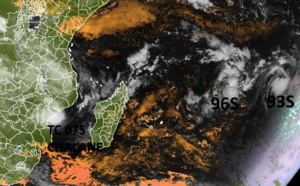 South Indian Ocean: TC 07S( CHALANE) close to Beira/MOZ, 30/00UTC Updates for Invest 93S & 96S South Indian Ocean: TC 07S( CHALANE) close to Beira/MOZ, 30/00UTC Updates for Invest 93S & 96S