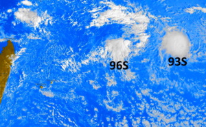 South Indian Ocean: two Suspect Areas under close watch, TCFA issued for Invest 93S, Update 31/00UTC