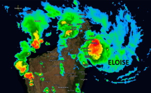 La Forte Tempête Tropicale ELOISE atterrit au Sud de Antalaha, animation satellite incluse