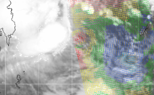 01W(DUJUAN) 45knots relocated and struggling under wind shear. 21S(GUAMBE) 85knots/CAT 2 intensifying. 19/15utc updates
