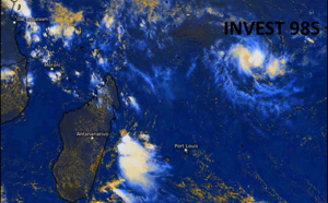 SOUTH INDIAN: Invest 98S: medium chances of reaching 35knots within 24hours, 27/06utc update