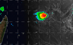 SOUTH INDIAN: Invest 98S has not intensified so far, still assessed as a 30knot system, 28/09utc update